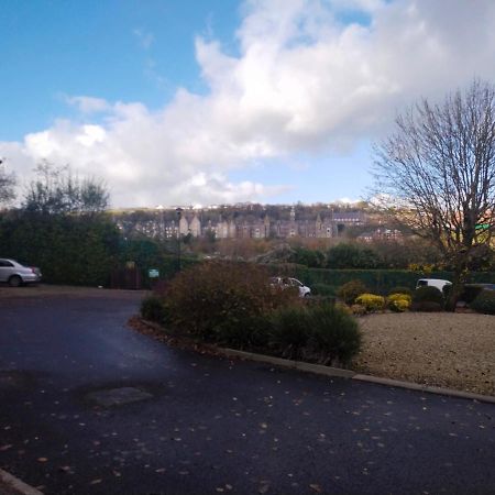 Crescent Apartments Homestay Cork Eksteriør bilde