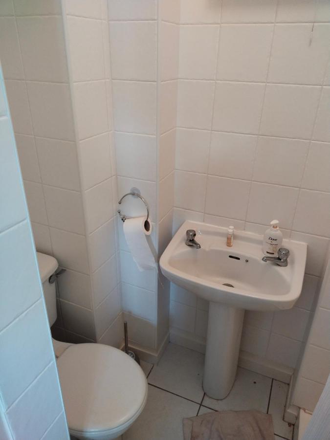 Crescent Apartments Homestay Cork Eksteriør bilde