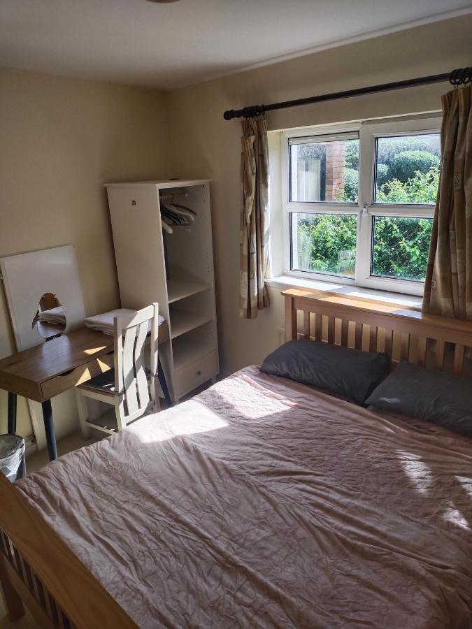 Crescent Apartments Homestay Cork Eksteriør bilde