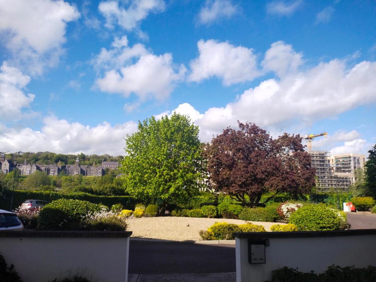 Crescent Apartments Homestay Cork Eksteriør bilde