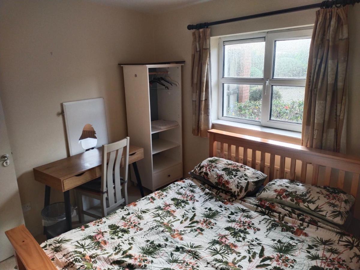 Crescent Apartments Homestay Cork Eksteriør bilde