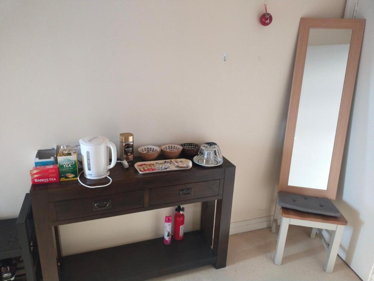 Crescent Apartments Homestay Cork Eksteriør bilde