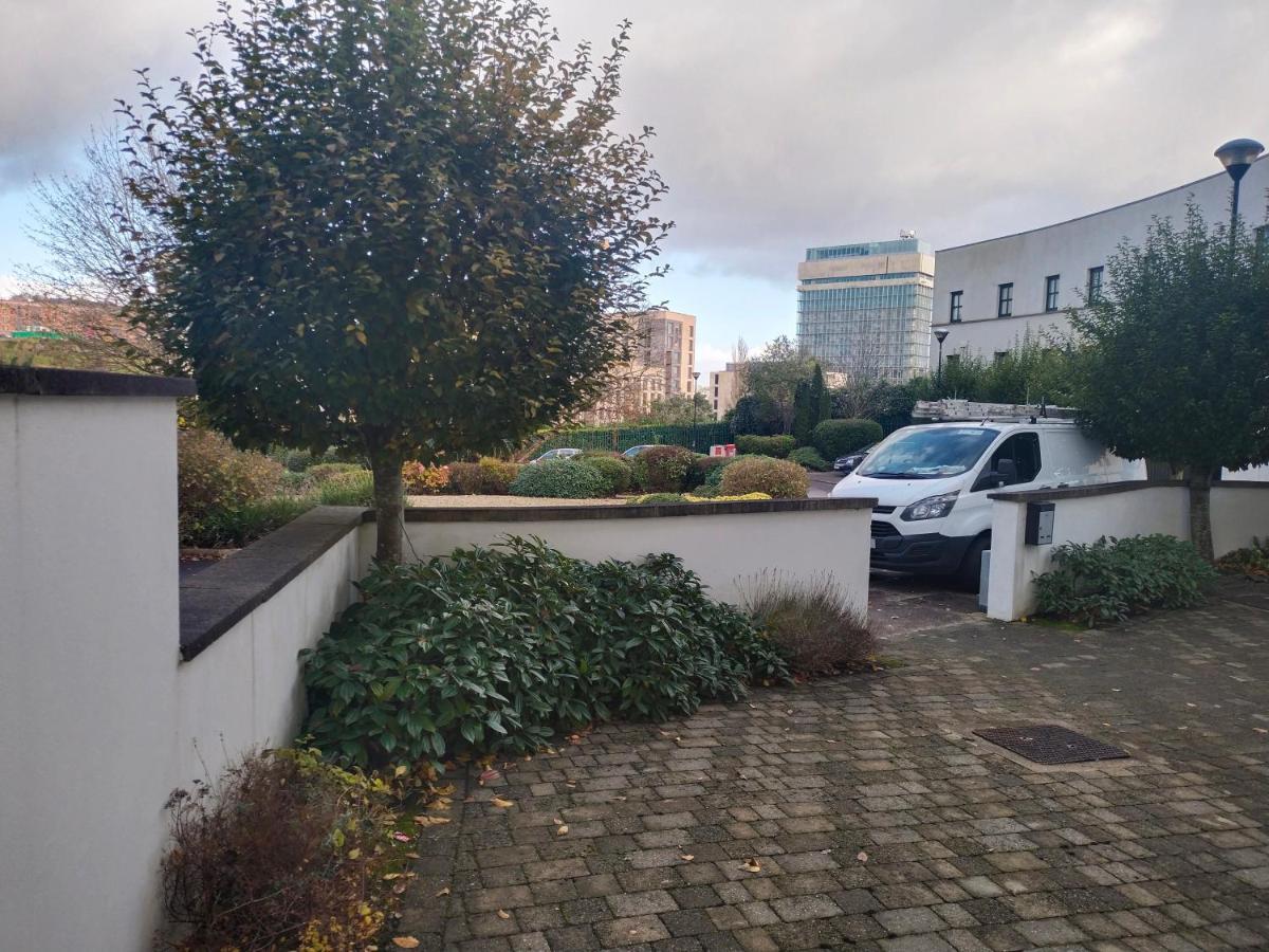 Crescent Apartments Homestay Cork Eksteriør bilde