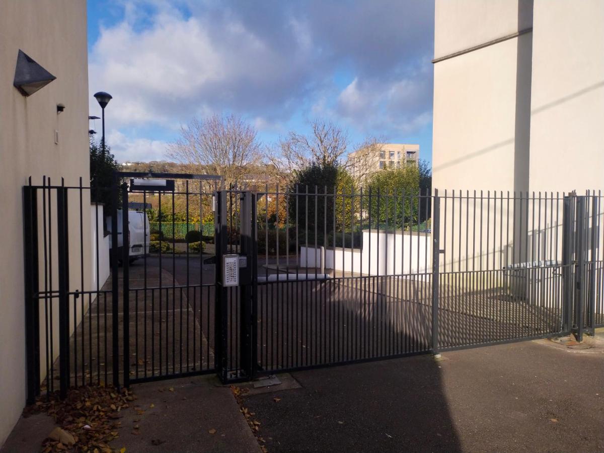 Crescent Apartments Homestay Cork Eksteriør bilde