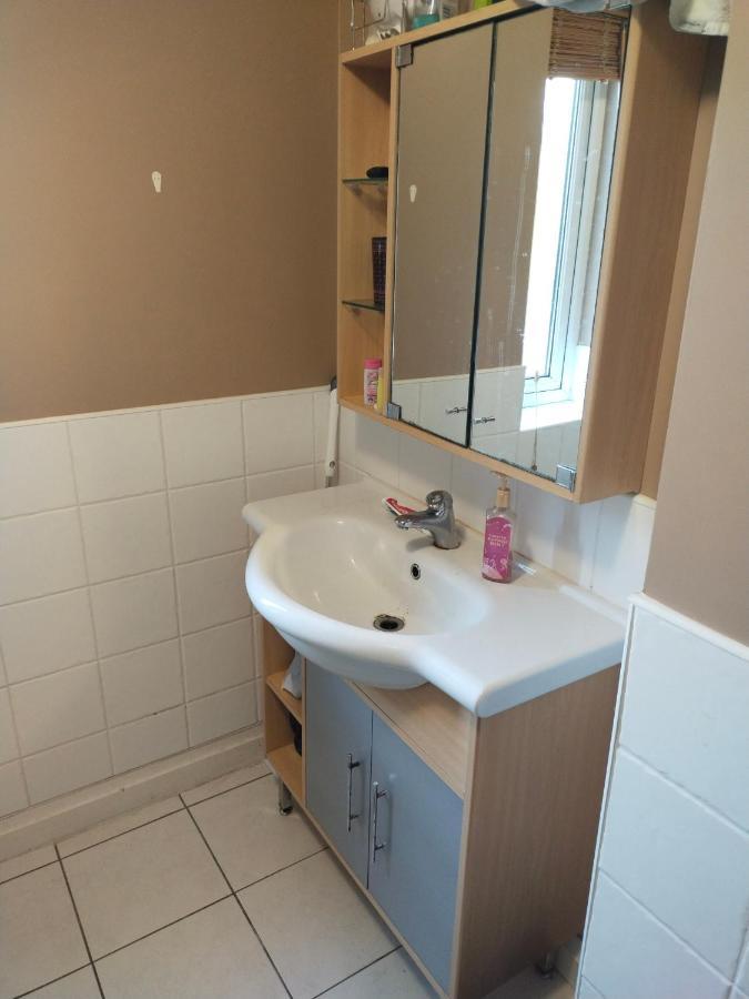 Crescent Apartments Homestay Cork Eksteriør bilde