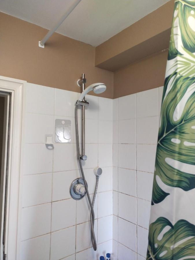 Crescent Apartments Homestay Cork Eksteriør bilde