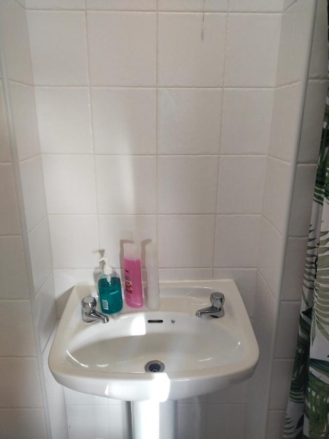 Crescent Apartments Homestay Cork Eksteriør bilde