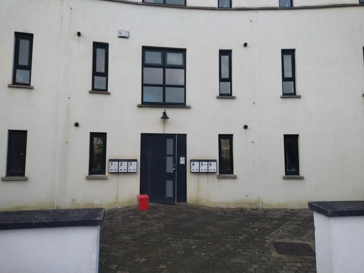 Crescent Apartments Homestay Cork Eksteriør bilde